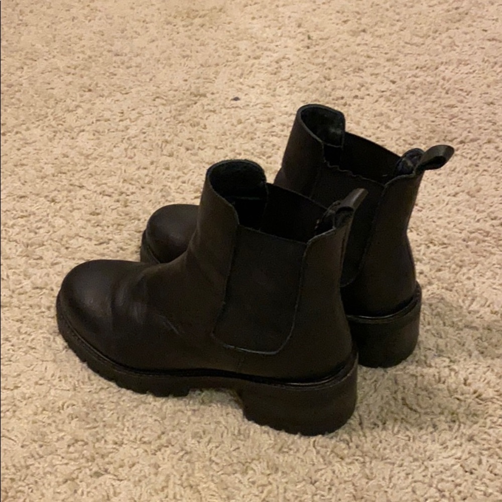 LEATHER BOOTS